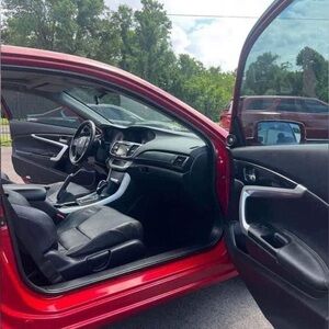 I2012 Honda Accord •
EX-L 2dr Coupe for $1200